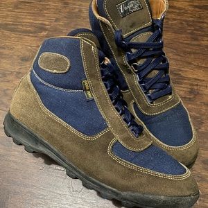 Vasque Boots mens Skywalk shoes size 12 mens GoreTex.  Runs small.